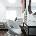 Glossy W19 Lägenhet